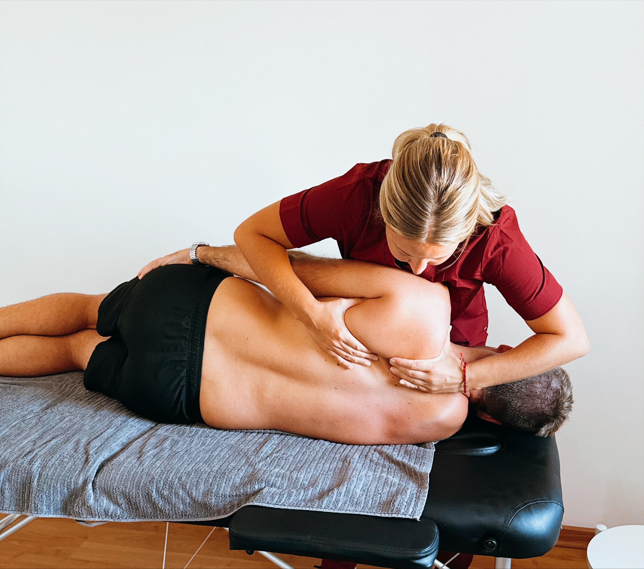 Iara Estauro - Terapia Manual